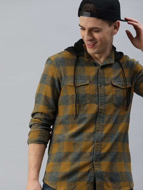 

HERE&NOW Men Grey & Mustard Yellow Regular Fit Checked Casual Shirt