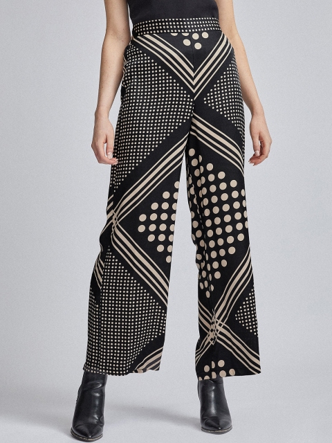 

DOROTHY PERKINS Women Black & Beige Regular Fit Printed Parallel Trousers