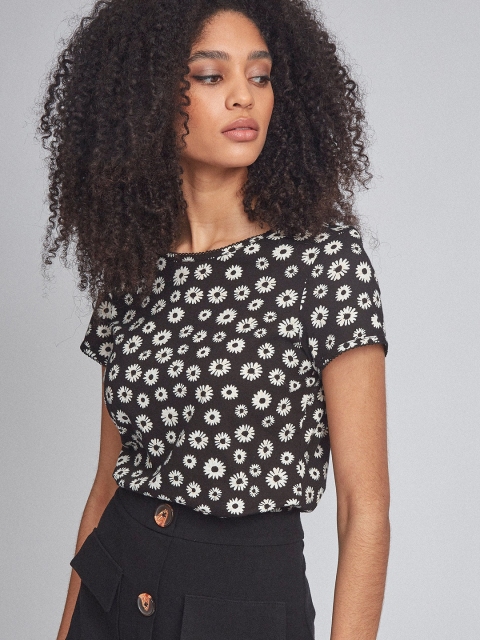 

DOROTHY PERKINS Women Black & Off-White Floral Print Round Neck T-shirt