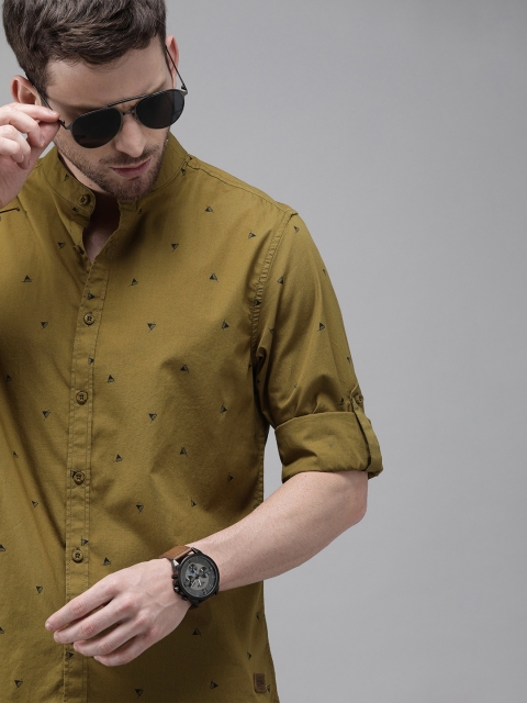 

Roadster Men Mustard Yellow & Black Regular Fit Printed Casual Shirt