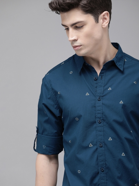 

Roadster Men Teal Blue & White Regular Fit Printed Casual Shirt