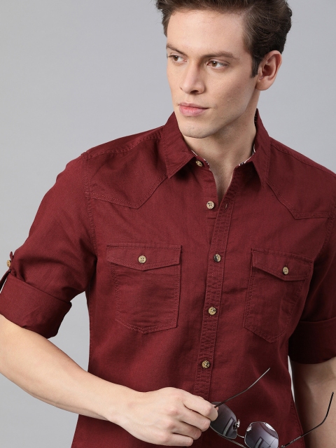 

Roadster Men Maroon Regular Fit Solid Casual Shirt