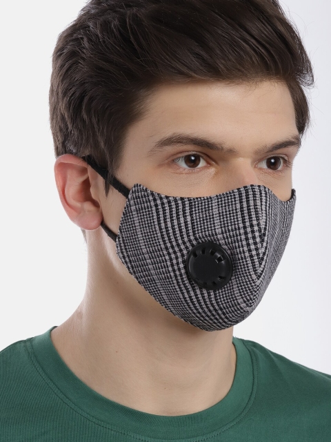 

LUXURAZI Unisex Off-White & Black Self-Checked 5 Layer Reusable Protective Outdoor Mask