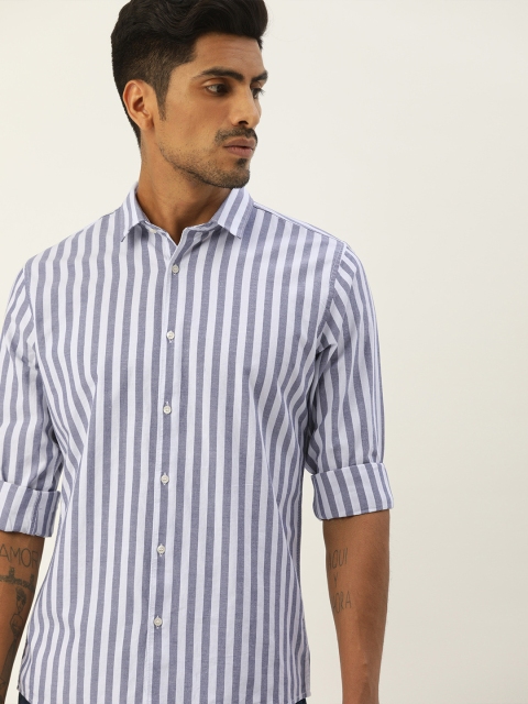 

ether Men Navy Blue & White Regular Fit Striped Casual Shirt