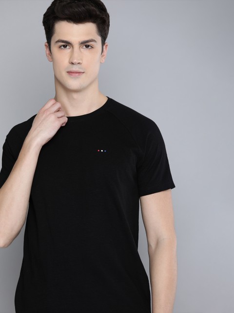 

Harvard Men Black Solid Round Neck T-shirt