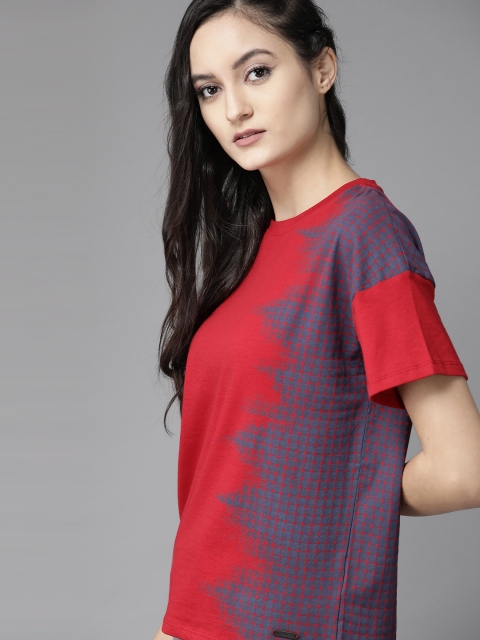 

Roadster Women Red Pure Cotton Printed Round Neck T-shirt