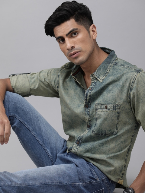 

Roadster Men Grey Regular Fit Solid Casual Shirt