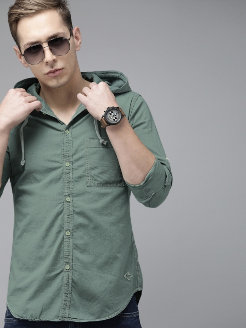 

Roadster Men Green Regular Fit Solid Casual Shirt