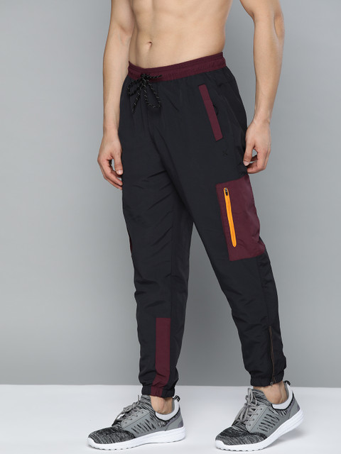 

HRX by Hrithik Roshan Men Jet Black Colourblock Regular Fit Rapid-Dry Lifestyle Joggers