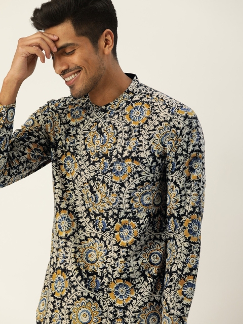 

Taavi Men Black & Off-White Kalamkari Block Printed Straight Sustainable Kurta with Chest Pockets