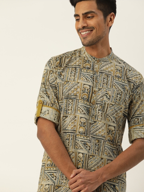 

Taavi Men Off-White & Black Kalamkari Block Printed Straight Sustainable Kurta with Roll-Up Sleeves