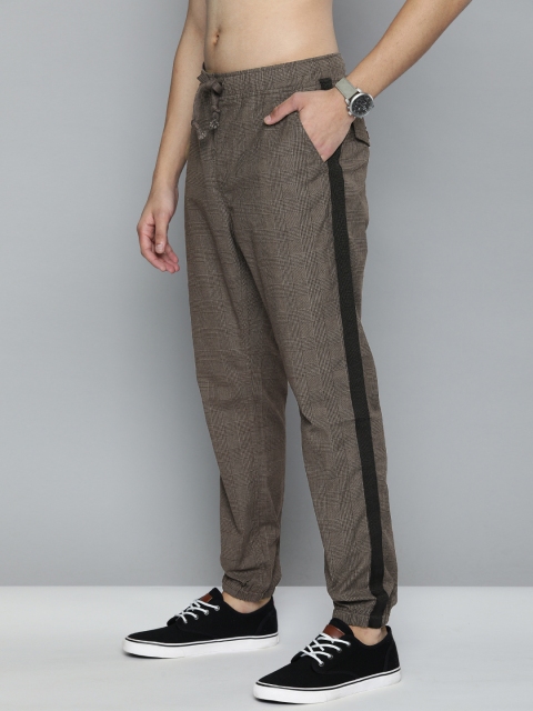 

HERE&NOW Men Brown Regular Fit Self Design Regular Trousers