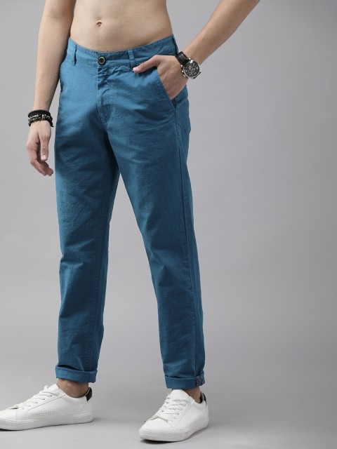 

Roadster Men Blue Slim Fit Solid Chinos