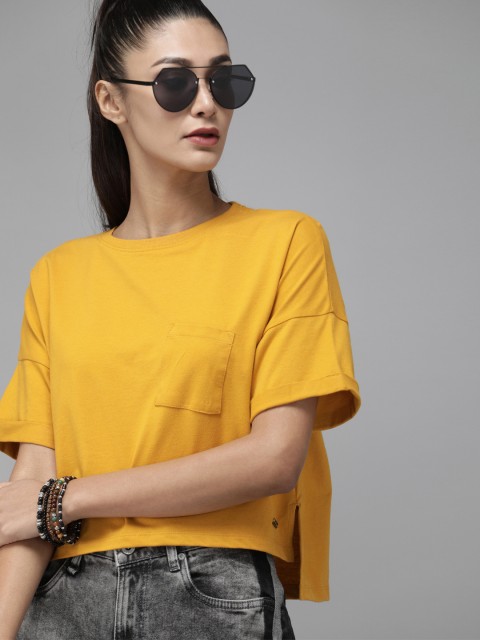 

Roadster Women Mustard Yellow Pure Cotton Solid Round Neck Crop Boxy Pure Cotton T-shirt