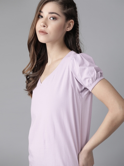 

Roadster Women Lavender Solid V-Neck T-shirt