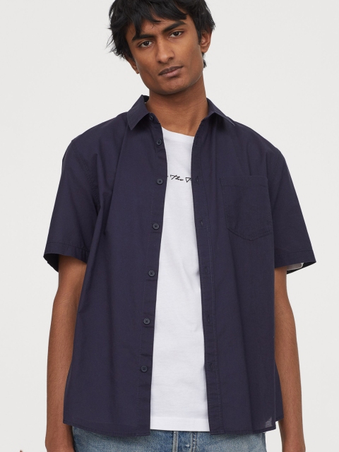 

H&M Men Blue Solid Short-Sleeved Cotton Shirt