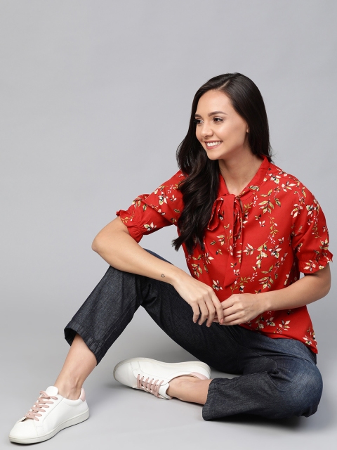 

Mast & Harbour Women Red & Green Printed Top