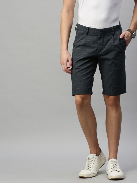 

Allen Solly Sport Men Grey Checked Smart Slim Fit Regular Shorts