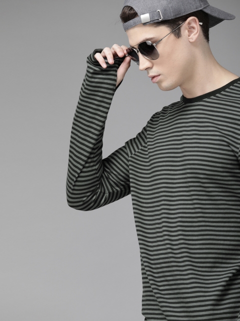 thumb hole jacket myntra