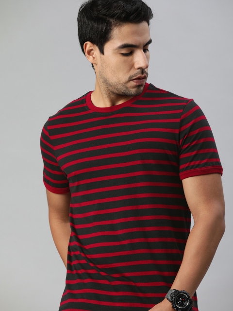 

Roadster Men Black Striped Round Neck T-shirt