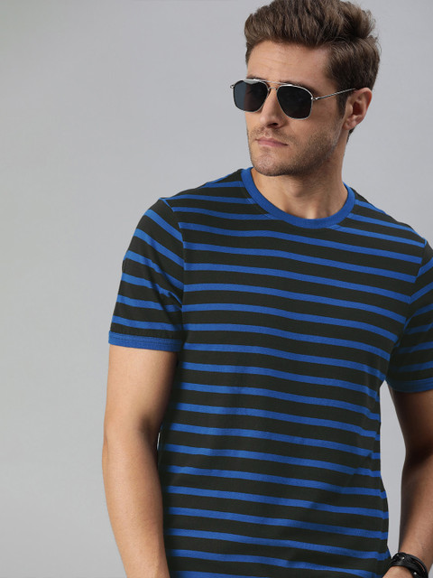

Roadster Men Black & Blue Striped Round Neck T-shirt
