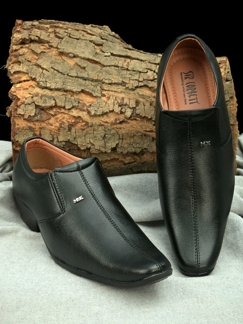 

Sir Corbett Men Black Semiformal Shoes