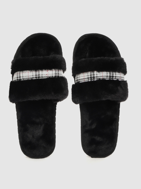 

DressBerry Women Black & Silver-Toned Checked Detail Faux Fur Room Slippers
