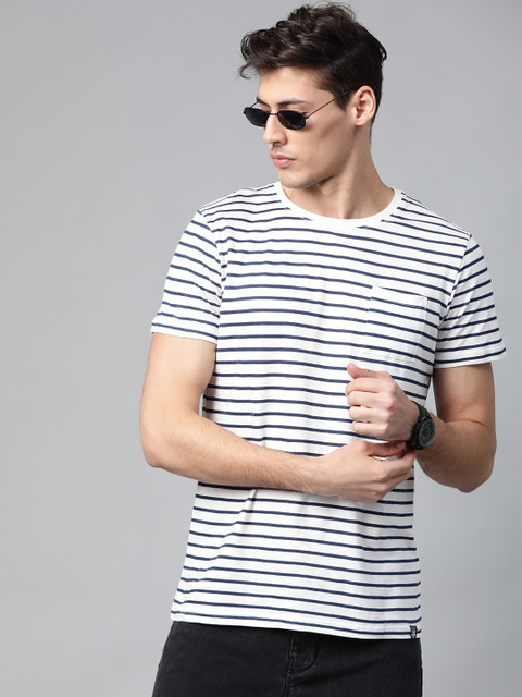 

WROGN Men White & Navy Blue Slim Fit Striped Round Neck T-shirt
