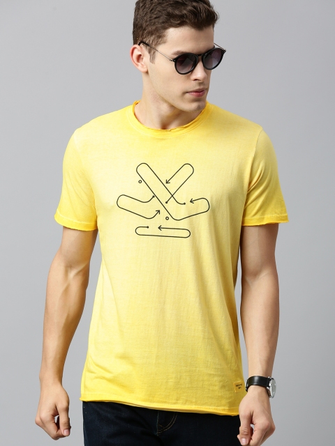 

WROGN Men Yellow Printed Slim Fit Round Neck T-shirt