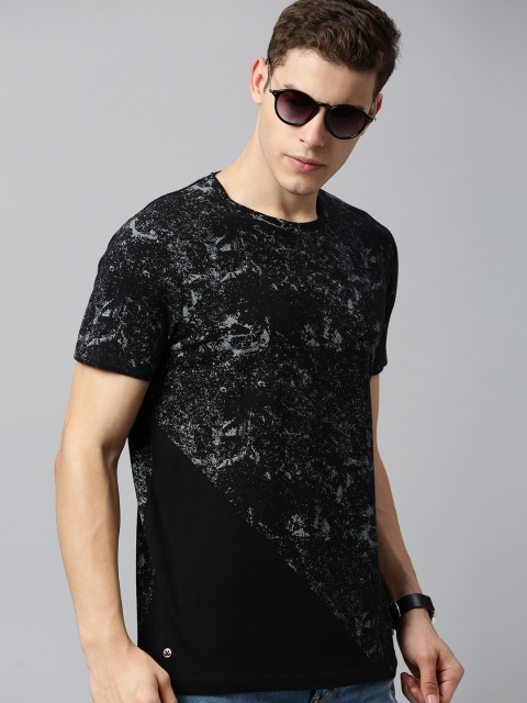 

WROGN Men Black Slim Fit Printed Round Neck T-shirt
