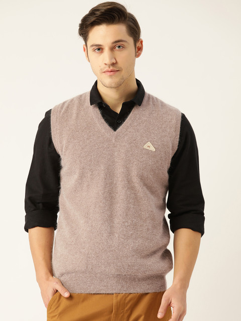

Monte Carlo Men Beige Solid Sweater Vest