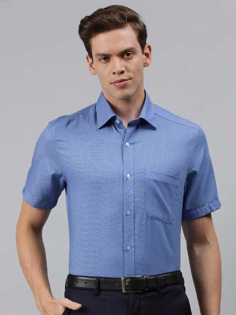 

Louis Philippe Men Navy Blue & White Regular Fit Checked Casual Shirt