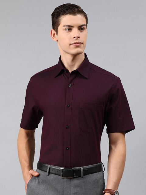

Louis Philippe Men Maroon Regular Fit Solid Formal Shirt