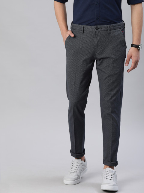 

Louis Philippe Sport Men Charcoal Grey Comfy Tapered Fit Solid Regular Trousers