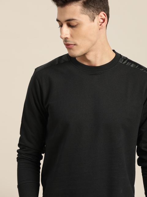 

INVICTUS Men Black Solid Sweatshirt