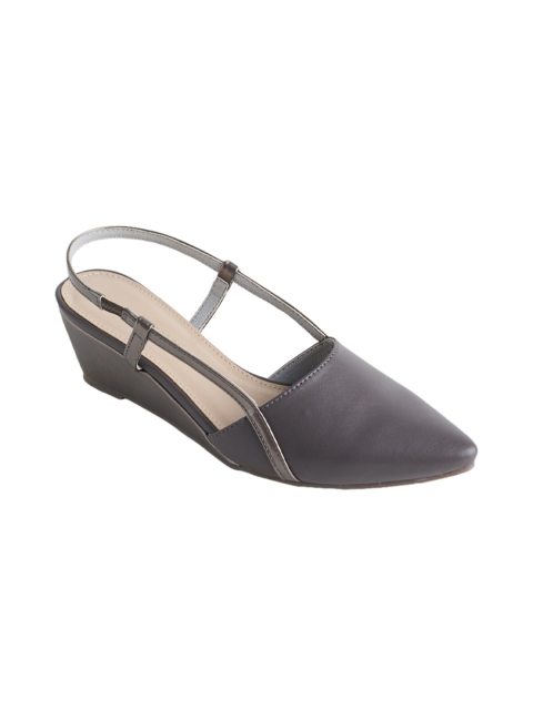 

LEMON & PEPPER Women Grey Solid Pumps