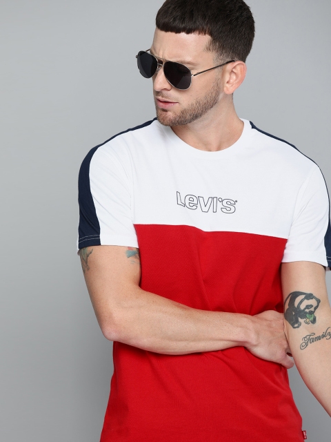 

Levis Men White Colourblocked Round Neck T-shirt
