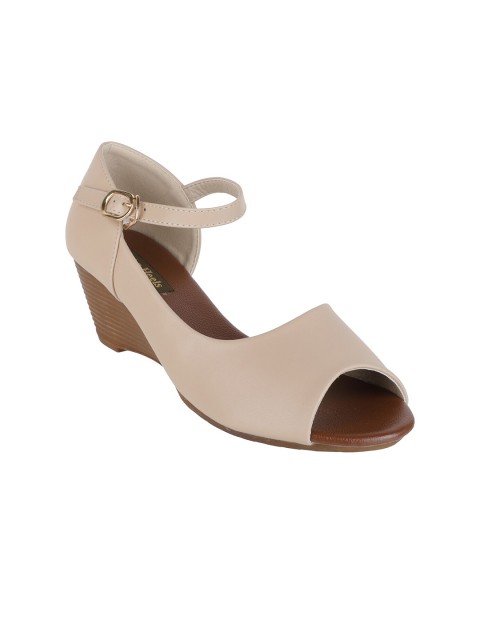 

Flat n Heels Women Beige Solid Wedges