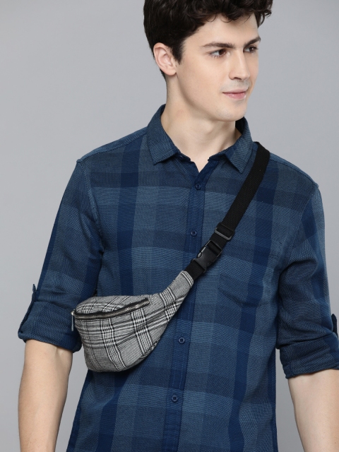 

HERE&NOW Men Blue Slim Fit Checked Casual Shirt