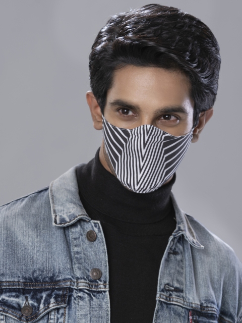 

Behind the Mask - Gaurav Gupta Unisex Black Printed Pattachitra Inspired 5-Ply Outdoor Mask