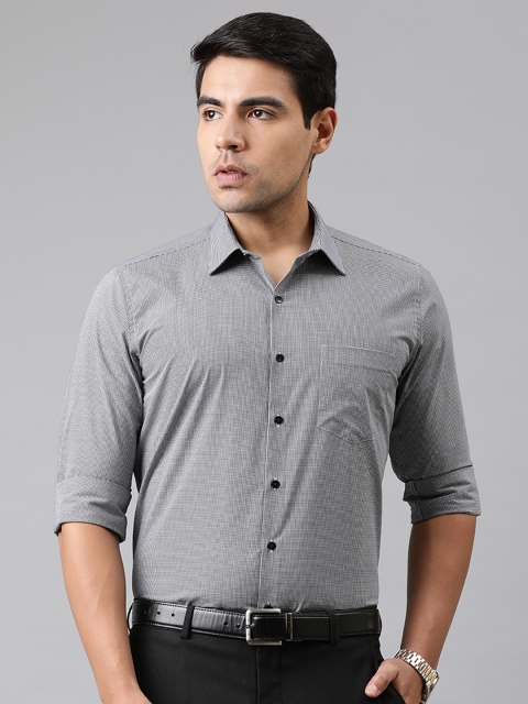 

Van Heusen Men Black & White Slim Fit Checked Formal Shirt
