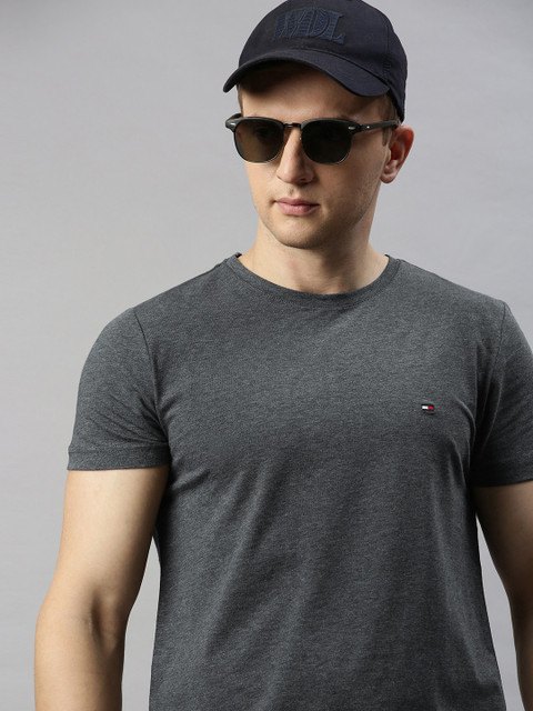 

Tommy Hilfiger Men Charcoal Grey Slim Fit Solid Round Neck T-shirt