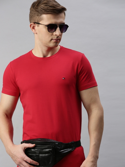 

Tommy Hilfiger Men Red Slim Fit Solid Round Neck T-shirt