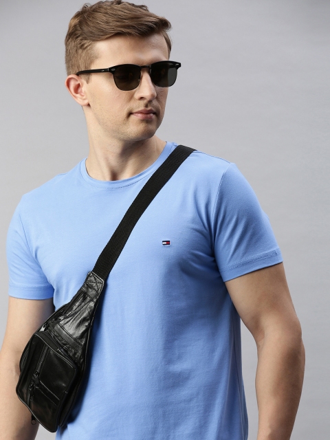 

Tommy Hilfiger Men Blue Solid Round Neck T-shirt