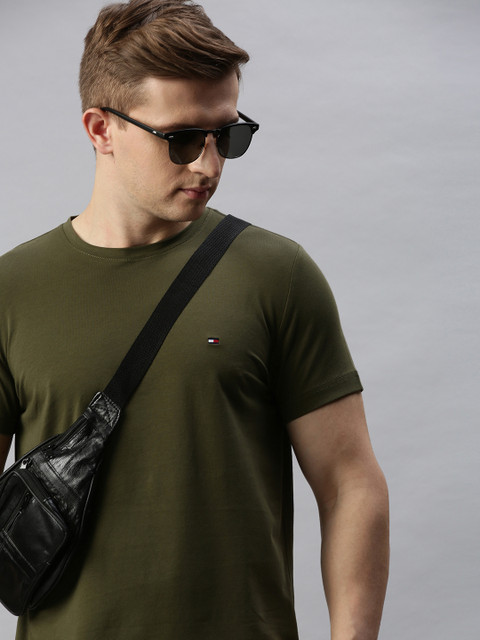 

Tommy Hilfiger Men Olive Green Slim Fit Solid Round Neck T-shirt