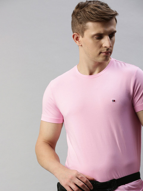 

Tommy Hilfiger Men Pink Solid Round Neck T-shirt