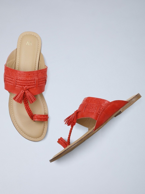 

W Women Red Solid PU One Toe Kolhapuri Flats