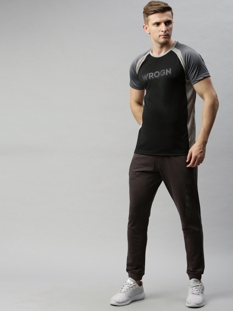 

WROGN ACTIVE Men Black & Blue Colourblocked Round Neck T-shirt