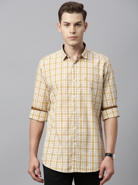 

Van Heusen Sport Men Beige & White Slim Fit Checked Casual Shirt