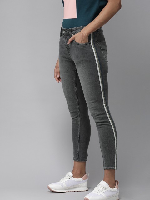 

Roadster Women Grey Skinny Fit Mid-Rise Clean Look Stretchable Side Striped Jeans